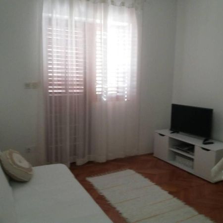 Apartment Groundfloor Jelsa  Zewnętrze zdjęcie