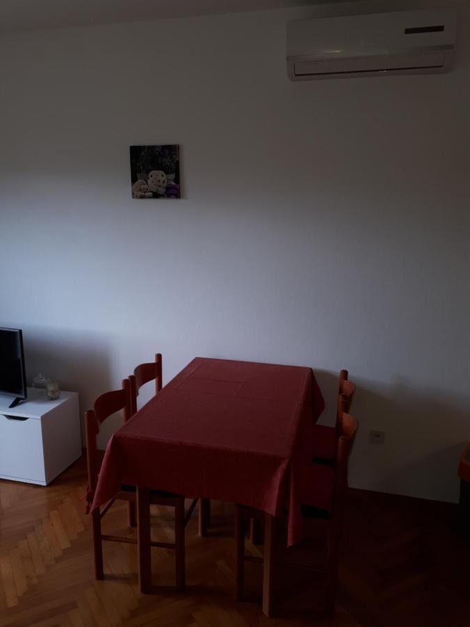Apartment Groundfloor Jelsa  Zewnętrze zdjęcie